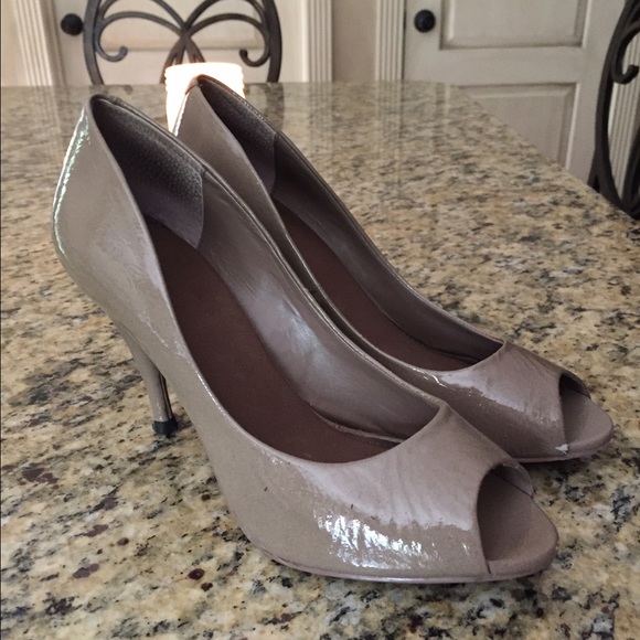 Steve Madden Jaide nude peep toe pumps size 8.5