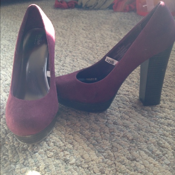 Mossimo Heel - Picture 2 of 2