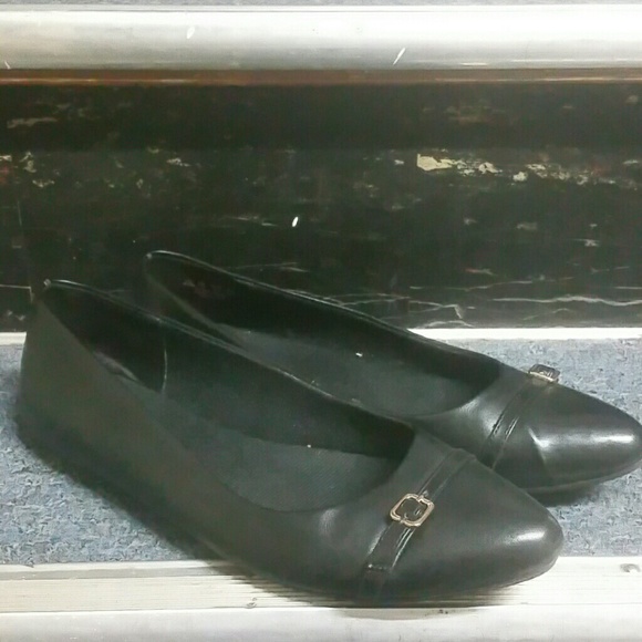 Black pointy flats
