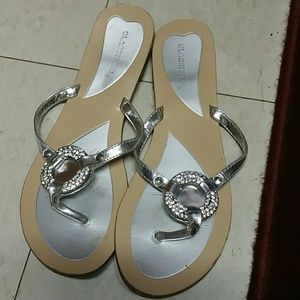 Sliver stone sandals