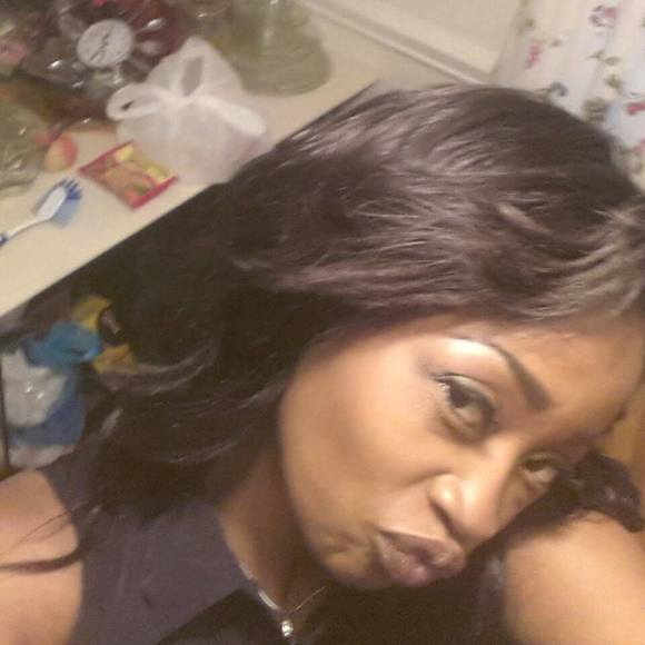 Meet your Posher, Valerie