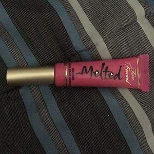 Too Faced melted lipstick with Mac viva la Nicki