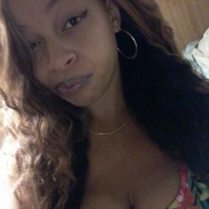 Meet your Posher, Candace