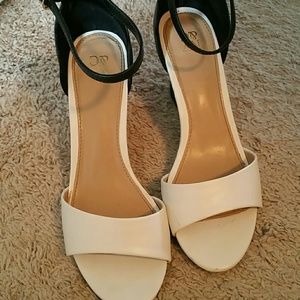 NY&C. Wedge heels