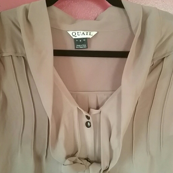Tan blouse - Picture 2 of 3