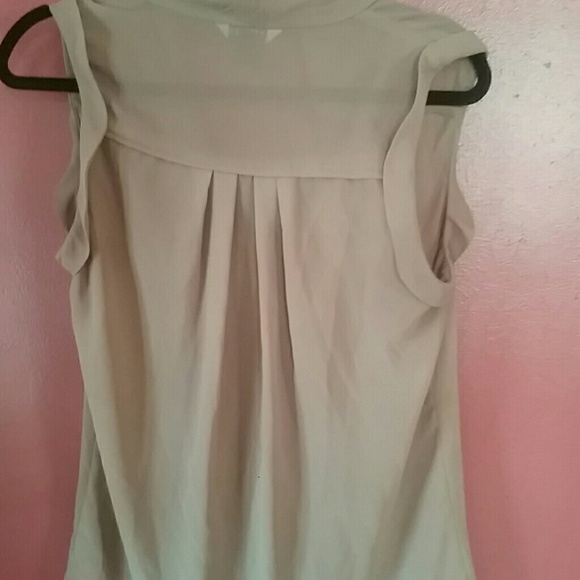 Tan blouse - Picture 3 of 3