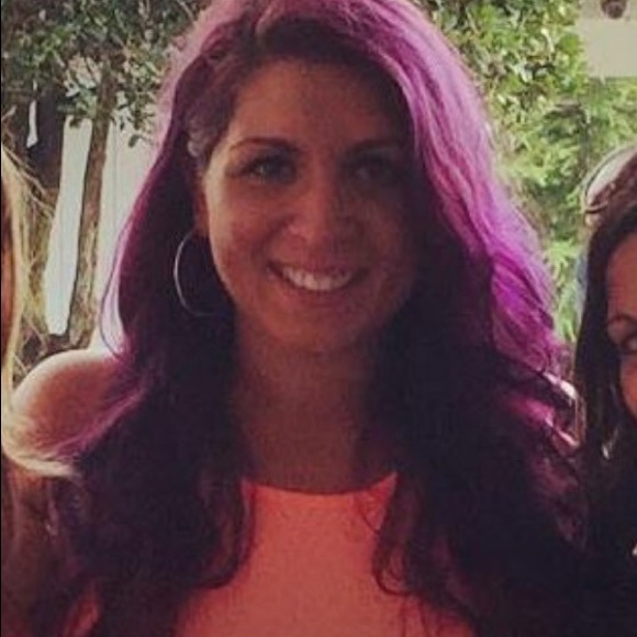 Meet your Posher, Danielle - Picture 1 of 1