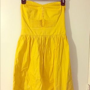 Strapless yellow dress