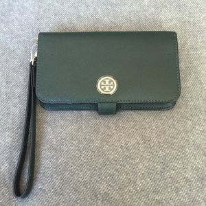 Tory burch Robinson smartphone wristlet NWOT