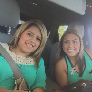 Meet your Posher, Yesenia