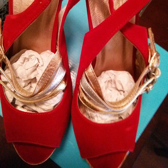 Shoes - Picture 2 of 3