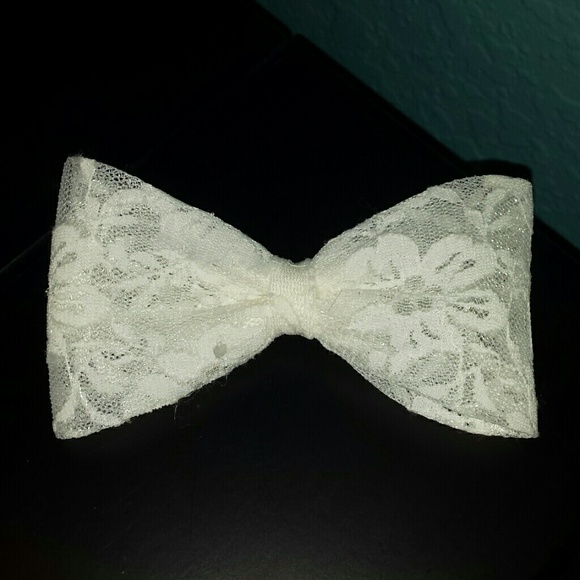 White little hair bow