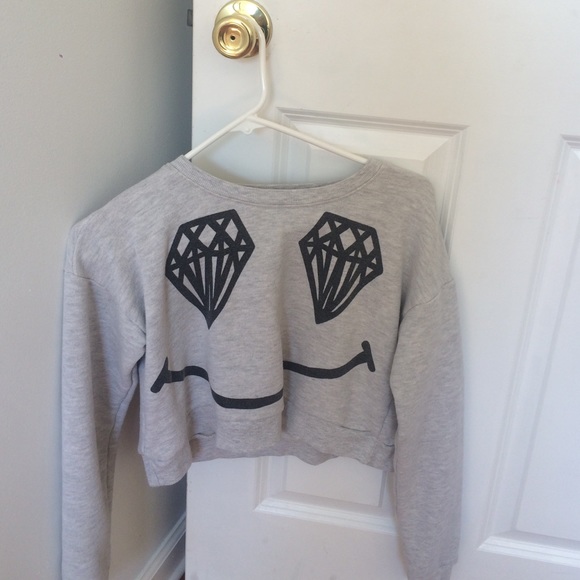 Grey diamond crop top