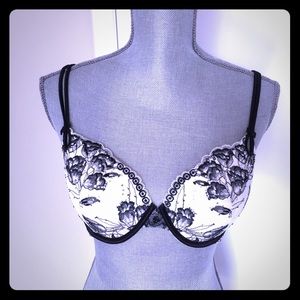 Victoria's Secret 36c NWT sexy little things bra