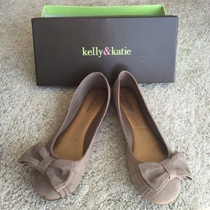 Kelly & katie taupe flats gently worn