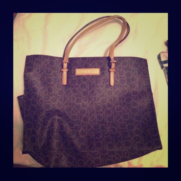 Authentic Calvin Klein purse!