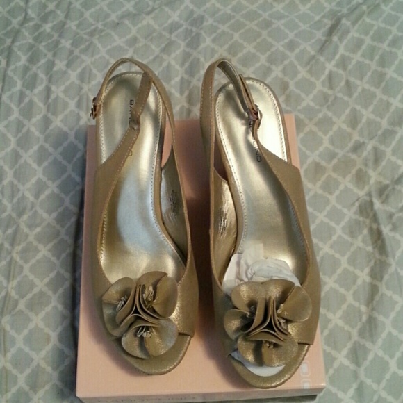 Bandolino Light Gold Slingback Wedge
