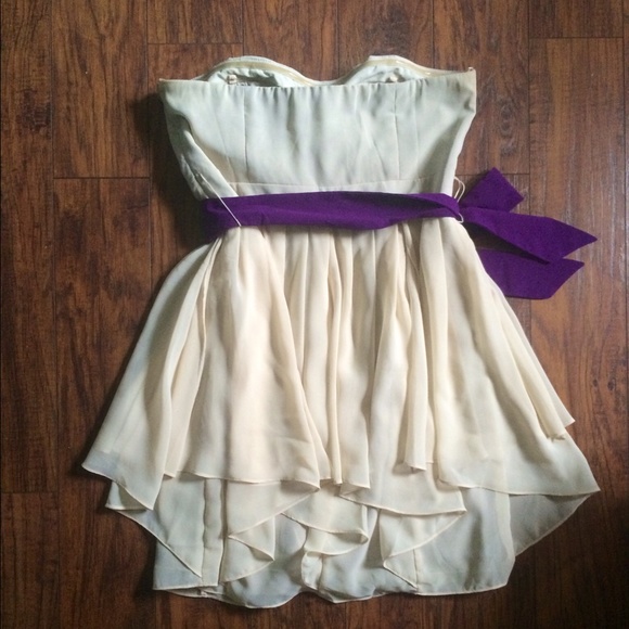 Light Grey/Cream Sweetheart Dress - Picture 2 of 3