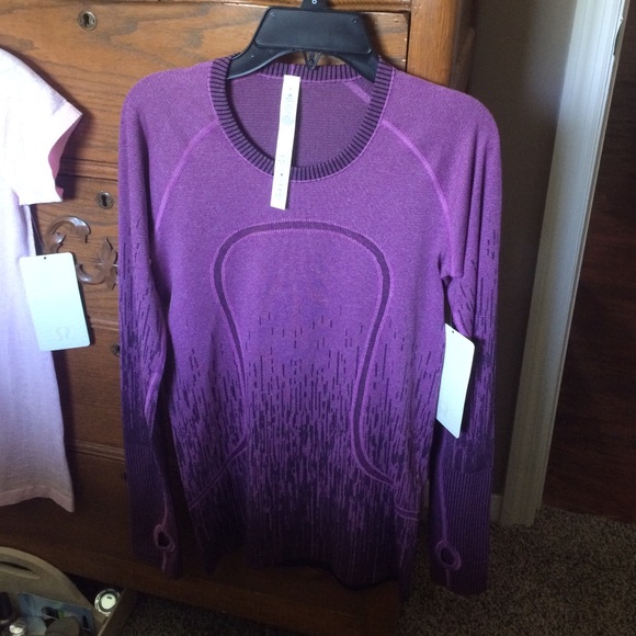 Sold. Lululemon athletica run swiftly long sleeve - Picture 2 of 2