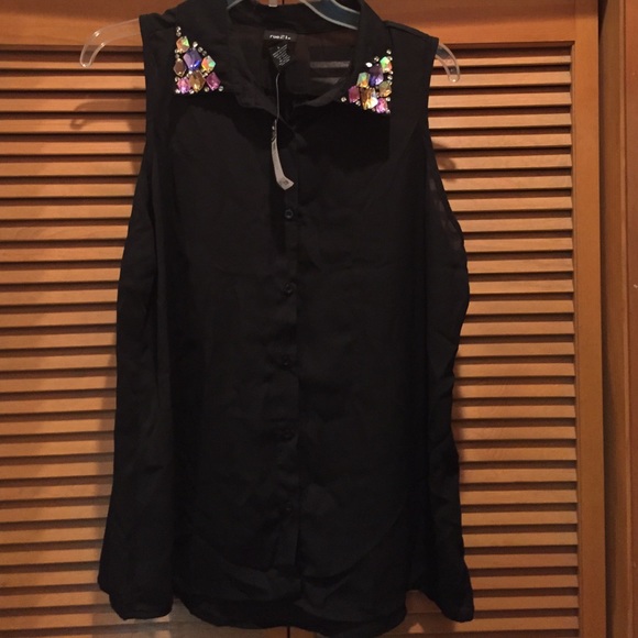 NWT Rue 21 jewel embellished chiffon top. Sz L