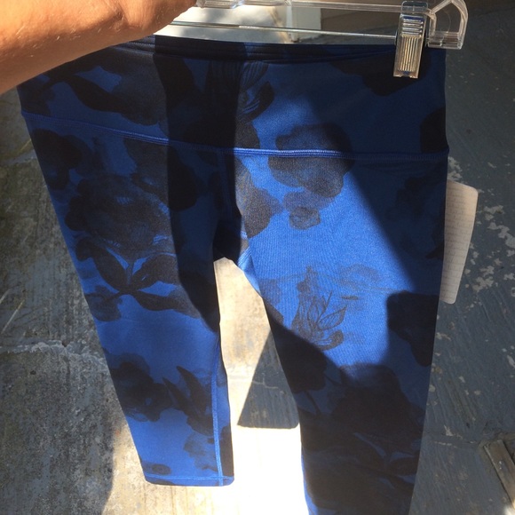 Lululemon athletica crops