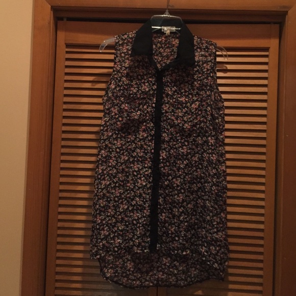 Cute chiffon black floral top. Sz L