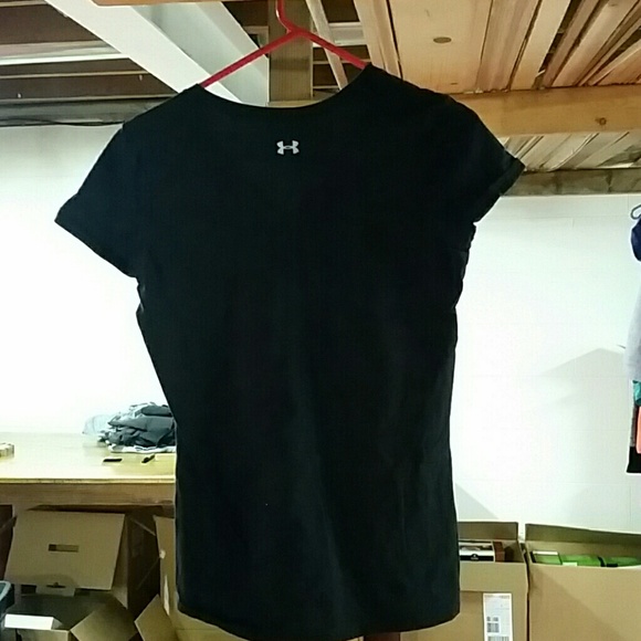 UNDER ARMOUR TSHIRT - Picture 3 of 4
