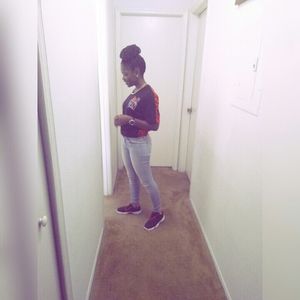 Meet your Posher, Debranique