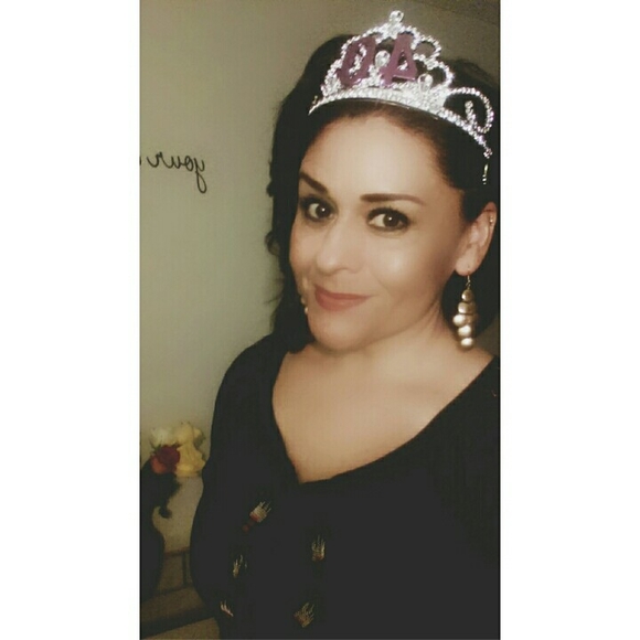 Meet your Posher, Zaira