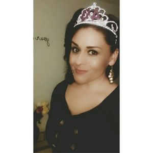 Meet your Posher, Zaira