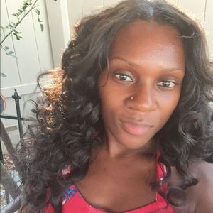 Meet your Posher, Dominique