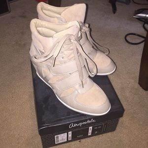 NWT Aeropostale tan wedge sneakers