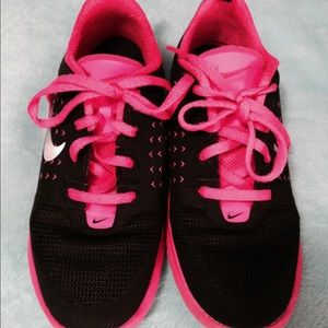 ❤️Girls Youth Nike's❤️