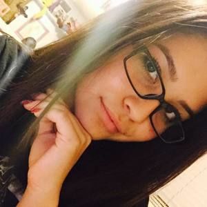 Meet your Posher, Stacy