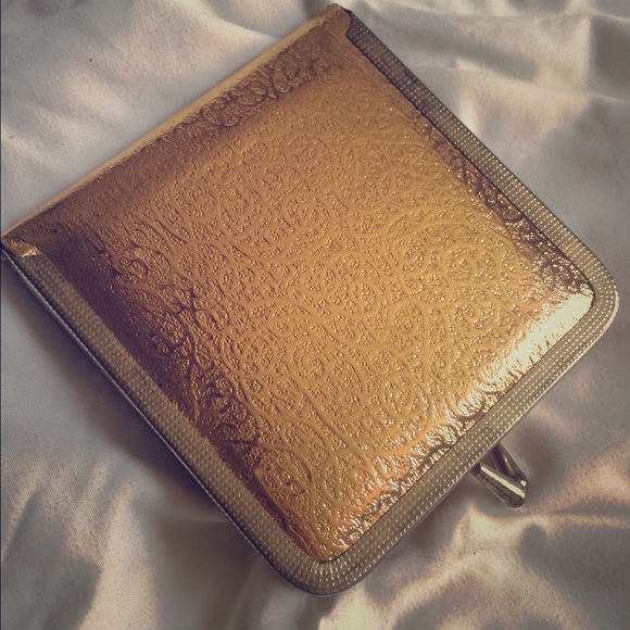 Vintage glamour mirror compact
