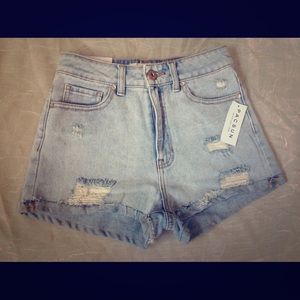 NWT high- waisted Mom ripped jean shorts
