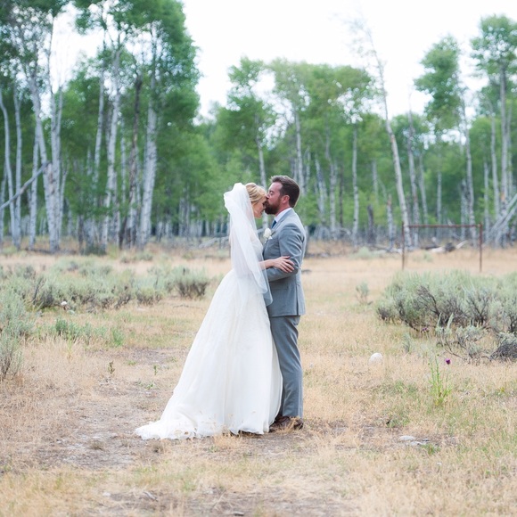 m e e t • y o u r • p o s h e r •  @kateeloften - Picture 8 of 12