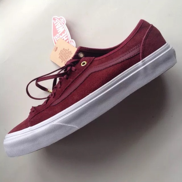 SOLD๐ฒNEW VANS slim 36 low top wine sneakers 9 - Picture 4 of 4