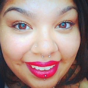 Meet your Posher, Rena