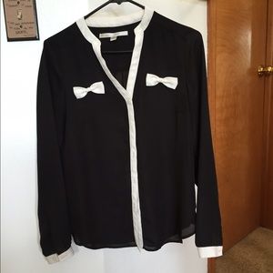 Really cute work blouse!