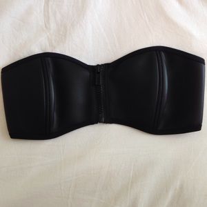 NEW Triangl Winnie- New York Noir Top