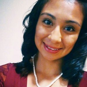 Meet your Posher, Dominique