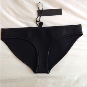 NEW Triangl Winnie- Jessie Nightfox bottom