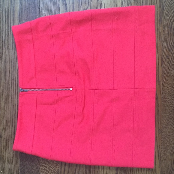 BCBGeneration fitted red skirt - Picture 3 of 4