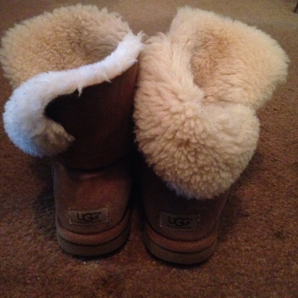 Uggs - Picture 2 of 3