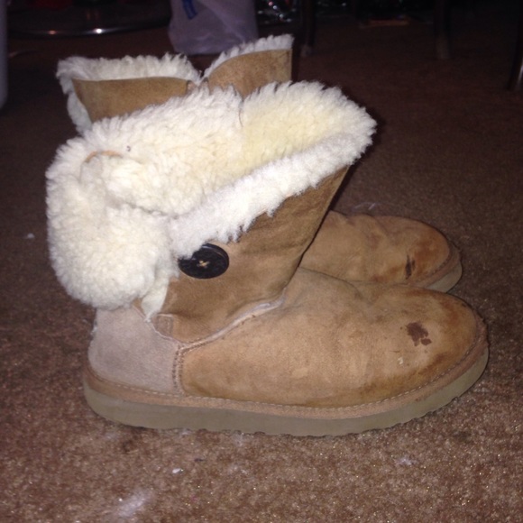 Uggs - Picture 3 of 3