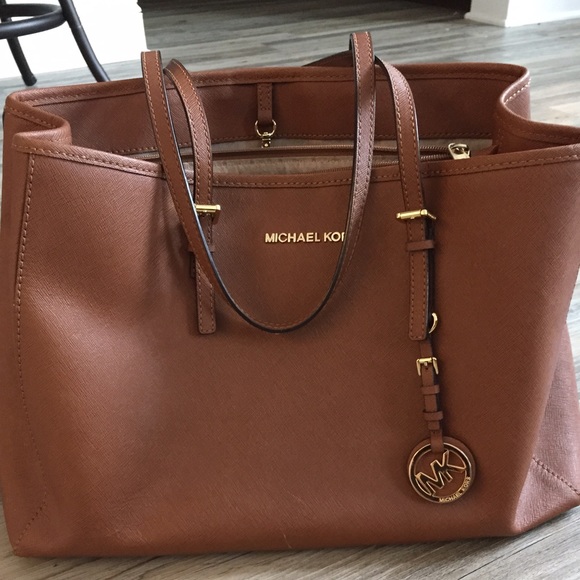 Authentic Michael Kors Jet Set Tote