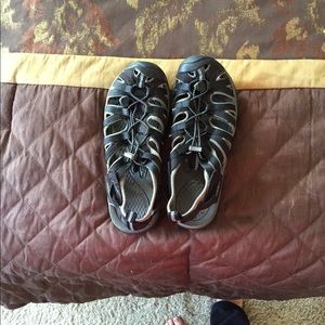 Keens hardly worn great price!!