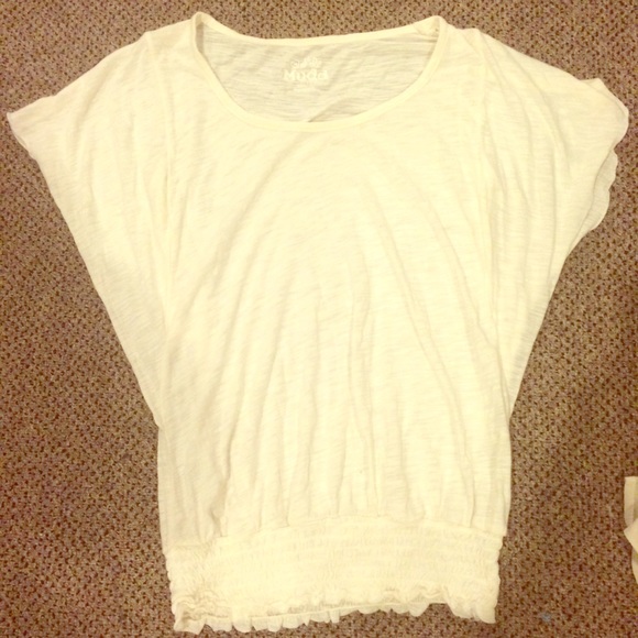 Cream flow shirt. Size small. Mudd