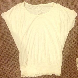 Cream flow shirt. Size small. Mudd